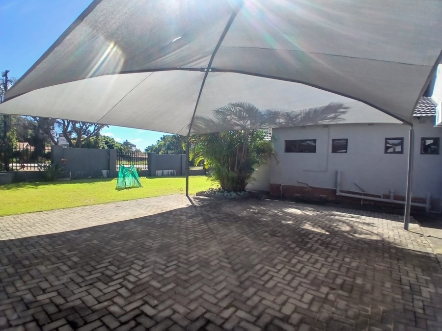 To Let Commercial Property for Rent in Safari Gardens North West